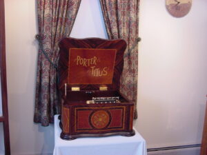 Porter-Titus 15 1/2 Music Box